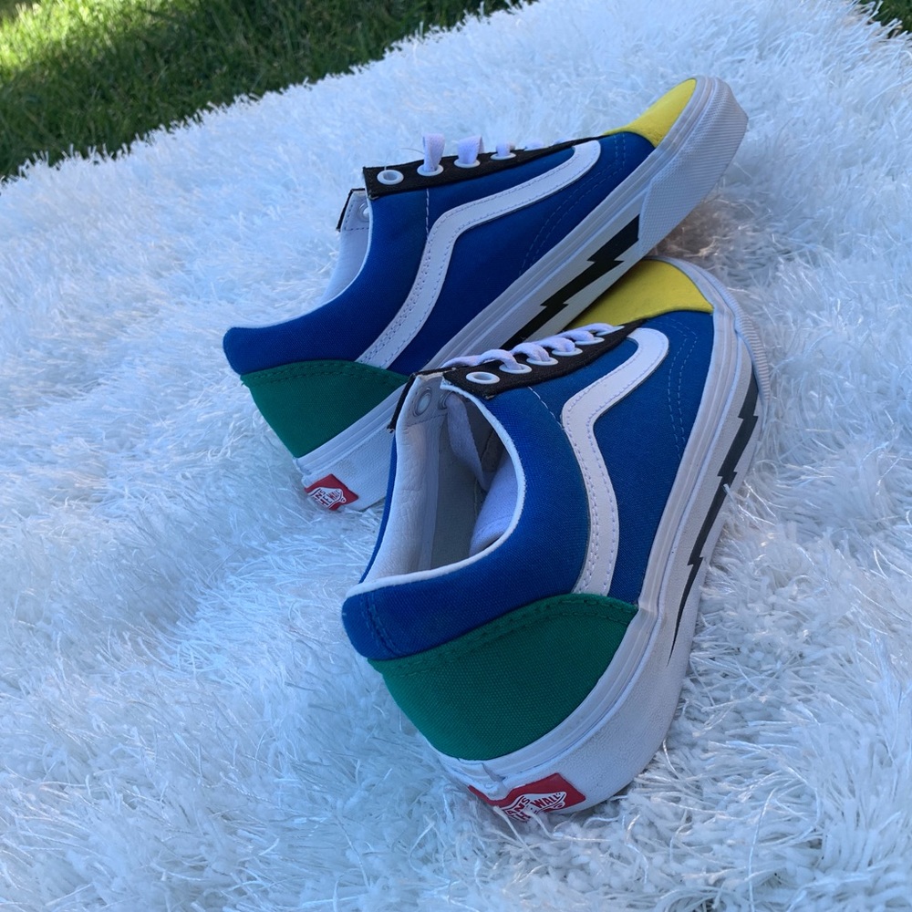 NWOT custom old school vans 😍